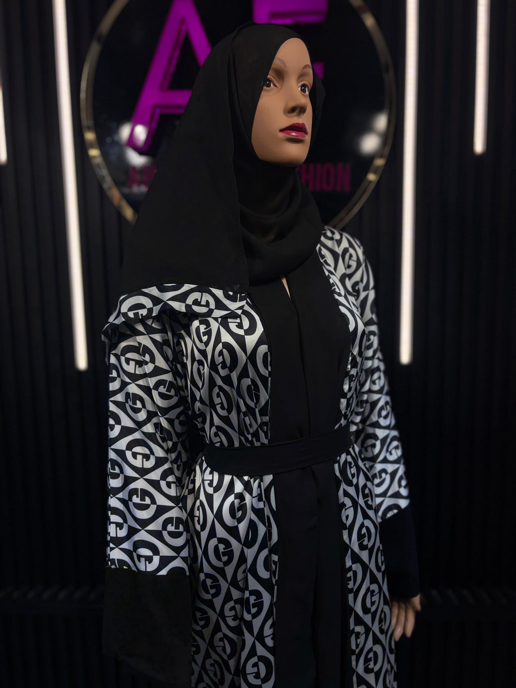 Black & White Graphic Premium Kimono for Women